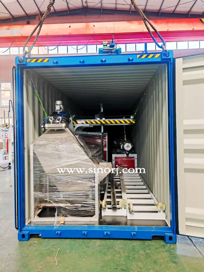 PVC墻板生產線裝箱發貨中南亞